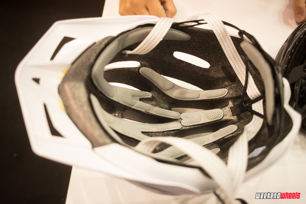 eurobike_2013_airoh_fighter_viper